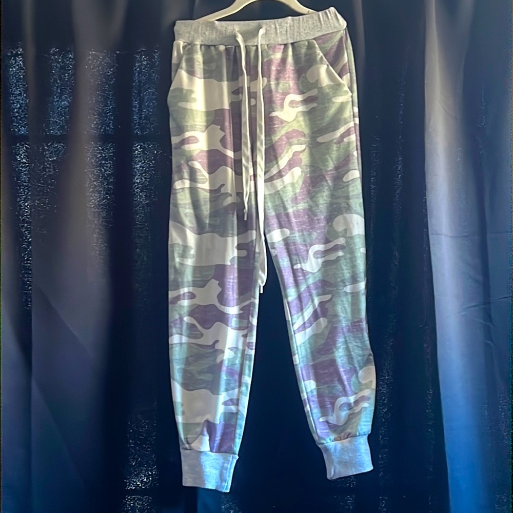 Camo comfortable sweat pants